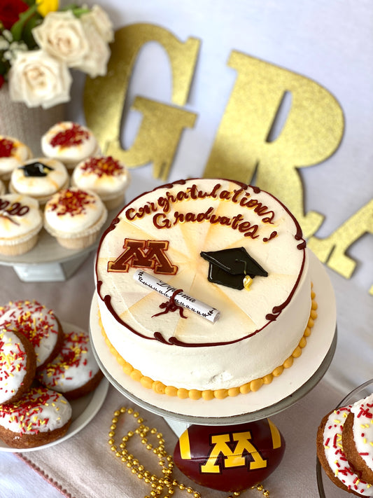 Round Graduation cake